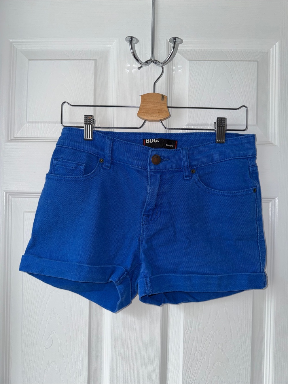 BDG blue shortie shorts size 28